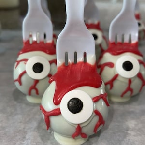 Halloween Eyeball Cakepops image 2