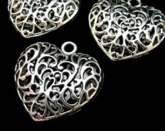 50 x Tibetan Silver Filigree Hollow Leaf Heart Charms Pendant Jewelry Gift