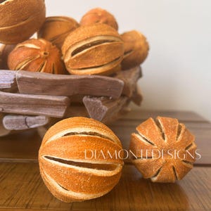 Natural dried slit ORANGES  / Whole Oranges  Citrus / Decorative Oranges / crafts , Christmas Botanical Decor / Potpourri / xmas Wreath