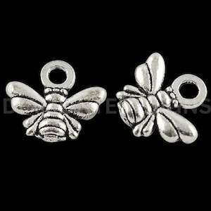 25 Pcs - Tibetan Silver Buzzy Bee Charms Pendants Honey Bees Jewellery G16