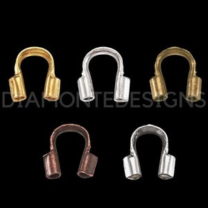 Puede incluir: Cinco puntas de crimpado para cuentas en diferentes colores: oro, plata, bronce, cobre y níquel. Estas puntas de crimpado se utilizan para asegurar los hallazgos de joyería y crear joyas de aspecto profesional.