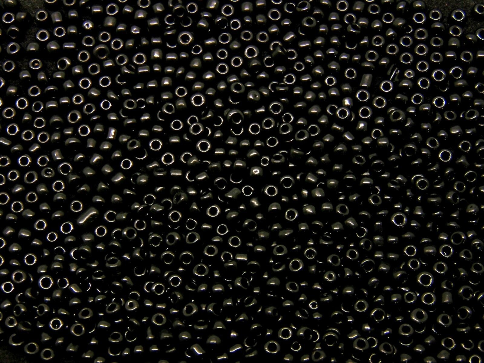 30g x 8/0 Black Opaque 3mm Glass Seed Beads Jewellery Beading A28