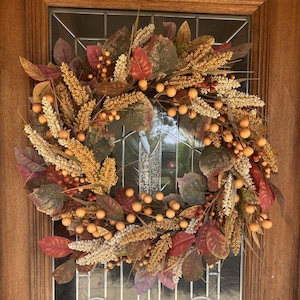 Ghirlanda autunnale per porta da 60 cm (24") / Autunno / Festività / Arancione / Marrone / Rosso / Foglie e bacche / Rustico / Ringraziamento
