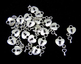 10pcs Tibetan Alloy Skeleton Key & Heart Lock Charms Antique Silver Pendant 11mm 