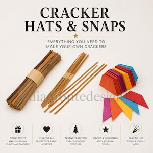 Pode incluir: Um kit de artesanato para crackers de Natal com um pacote de tiras de cartão castanho, varetas finas para o estalo e peças de papel trapezoidais coloridas. O texto CRACKER HATS & SNAPS está impresso no topo com ícones explicativos.