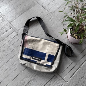 Freitag Recycled Messenger Vegan Eco Recycle Crossbody Bag Beige Blue One Size