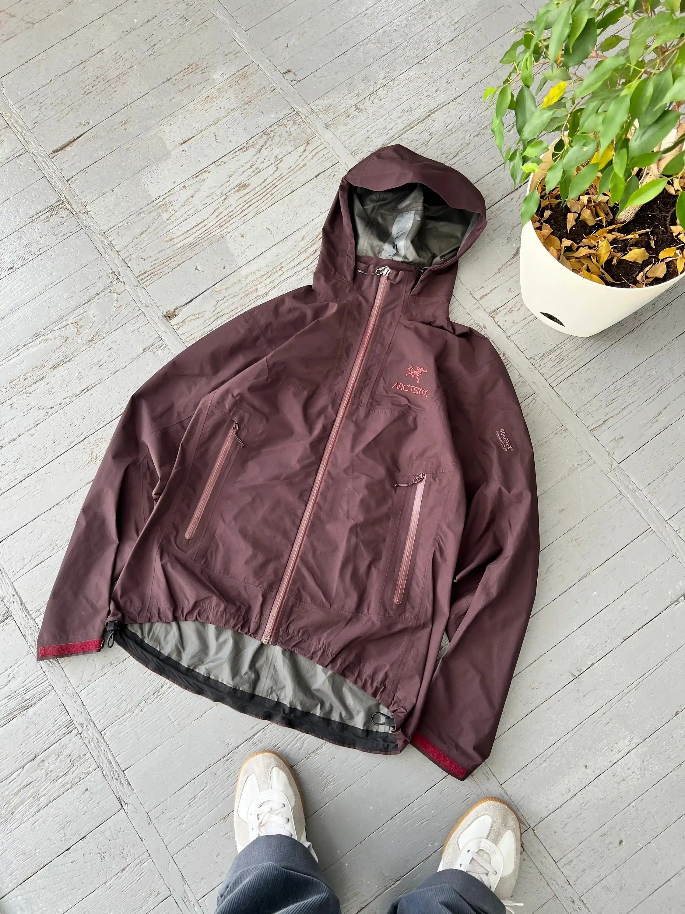 Covert cardigan: discontinued? Or will it be refreshed? : r/arcteryx