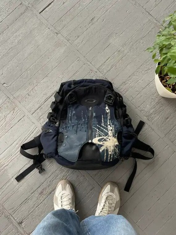00s Oakley Software Backpack 超格安一点 6369円引き www