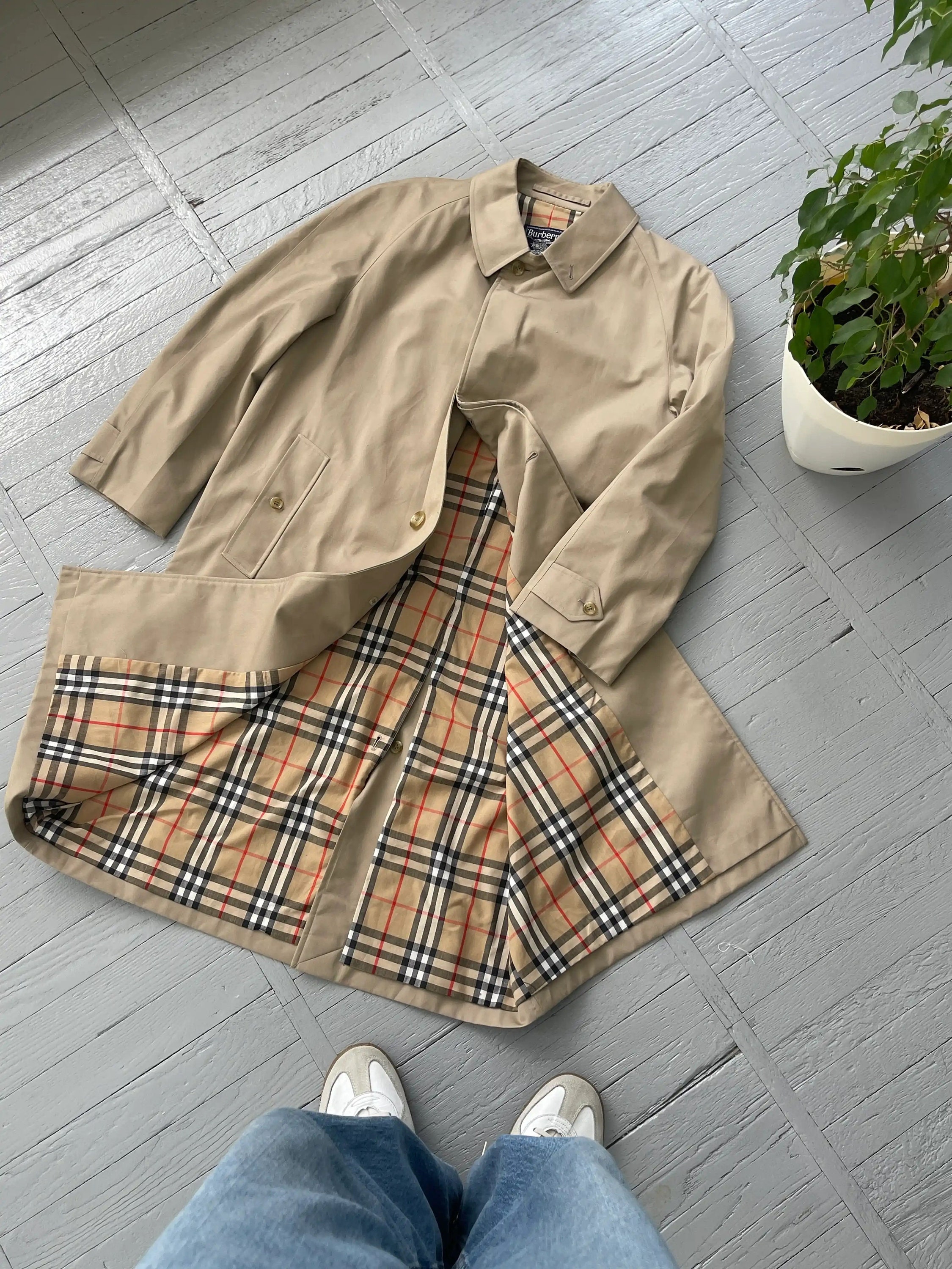 Vintage 90s Burberry Men's Trench Coat Nova Check Biege