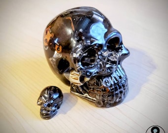 Calavera de resina epoxi con piezas de bicicleta recicladas / Decoración Steampunk de Terminator
