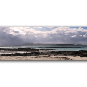 Isla de la playa de Eriskay en una tormenta de granizo, Hébridas, Escocia Paisaje escocés ? Impresión panorámica de la fotografía de la naturaleza costera ? arte de la pared