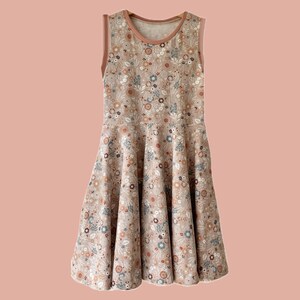 Drehkleid Kleid mit Tellerrock ärmellos Blumen Taupe