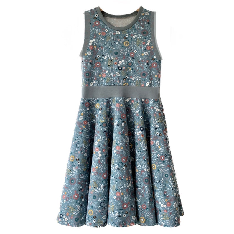 Drehkleid Kleid mit Tellerrock ärmellos Blumen Staubblau