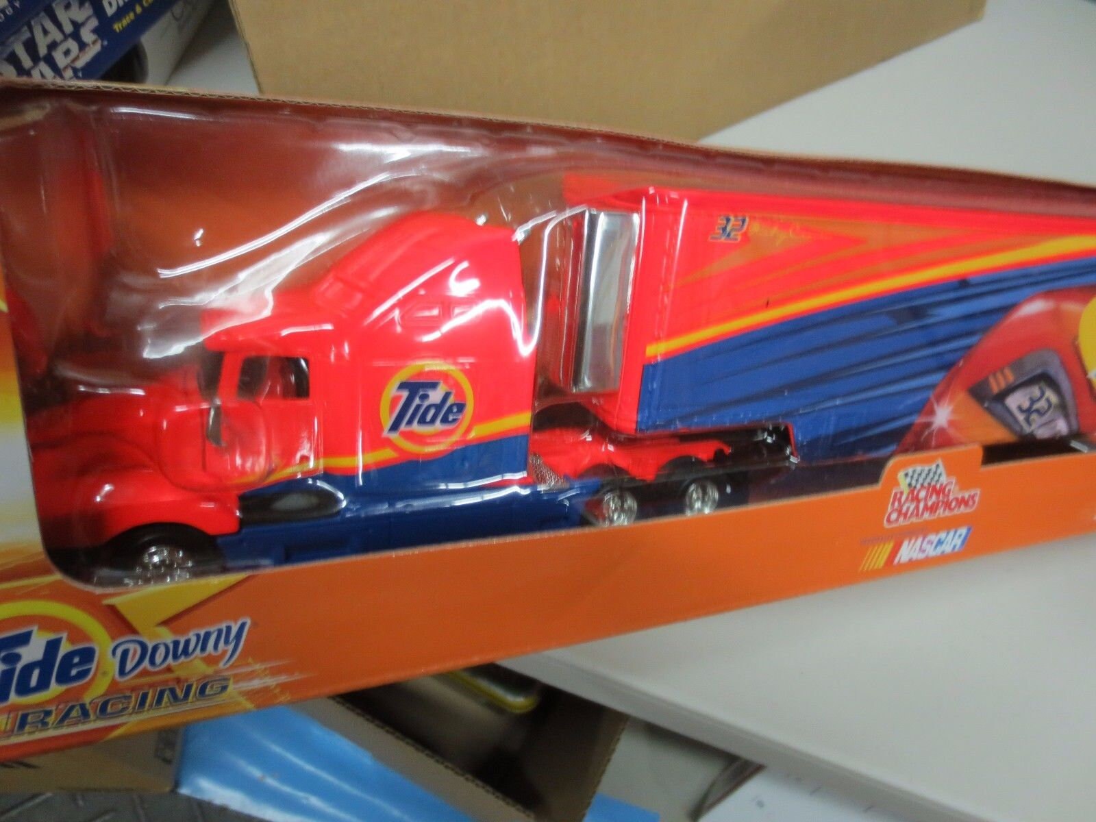 Nascar Racing Champions 1:43 Scale Tide Racing Team Transporter 