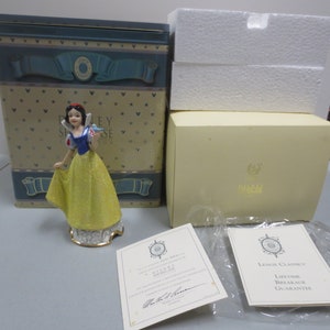 DISNEY Showcase Collection LENOX Snow White 7&quot; Figurine w/ Boxes & COA.  Mint