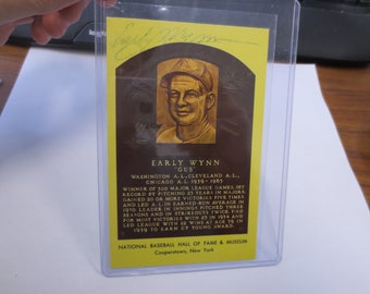 EARLY WYNN Autographed HOF Plaque Postcard (Deceased)