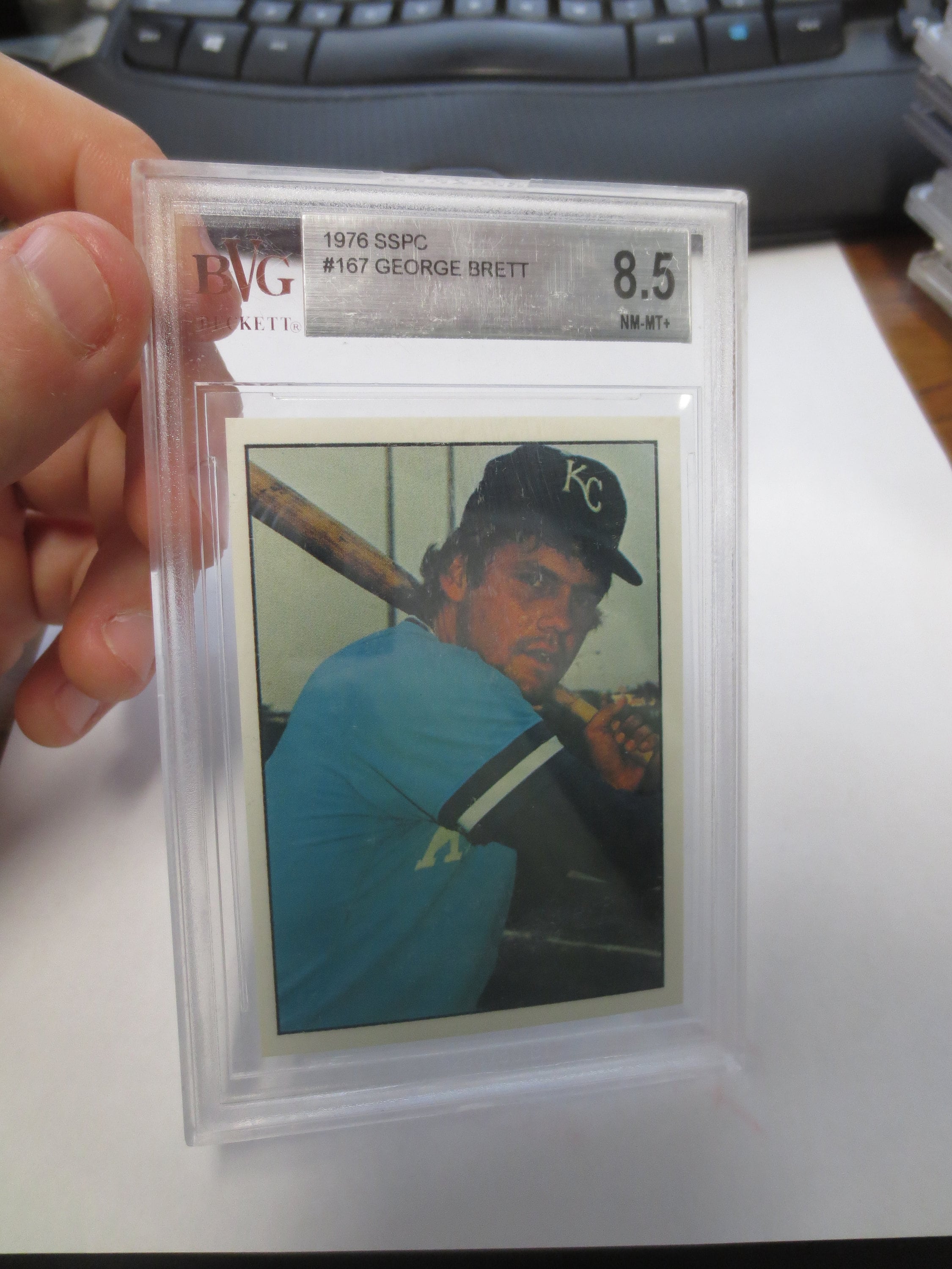 1976 Topps 19 George Brett GMA Graded 7 NM. Kansas City 