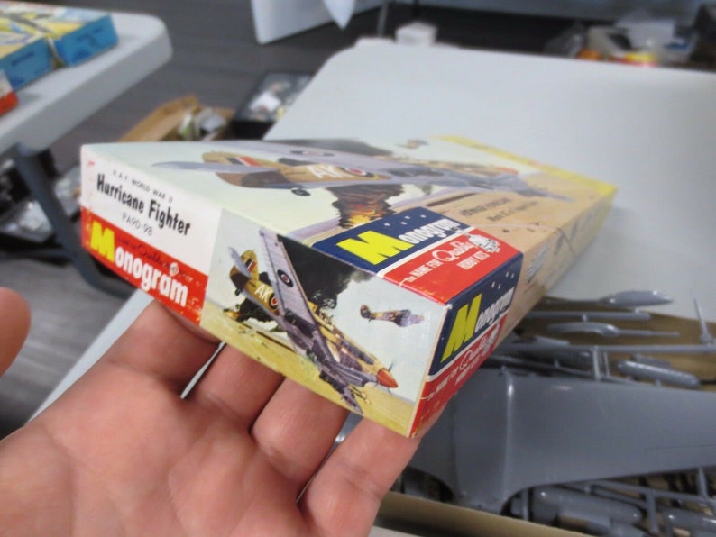 1964 1/48 WWII Royal Air Force Hawker Hurricane Fighter Model W/ Box ...
