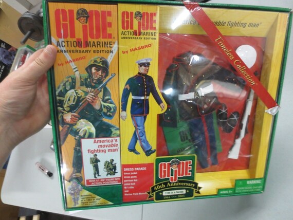 1964-2004 Hasbro GI JOE 40th Ann. Doll & Accessory Set Action
