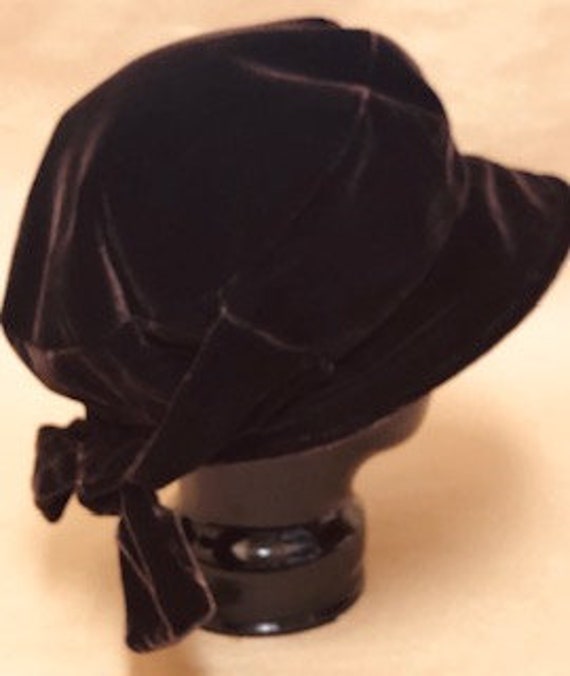 Liz Claiborne Chocolate Brown Velvet-Look Hat and… - image 6