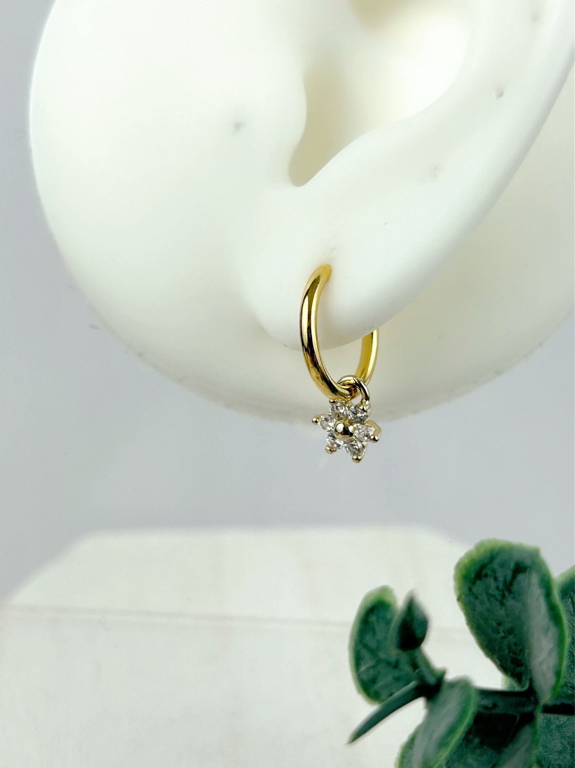 Retractable ear cuff deals