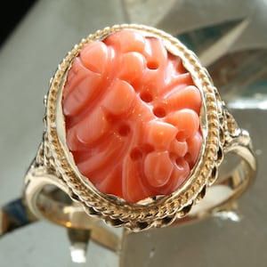 Vintage 14k Gold Coral Ring: Carved Floral Statement Jewelry