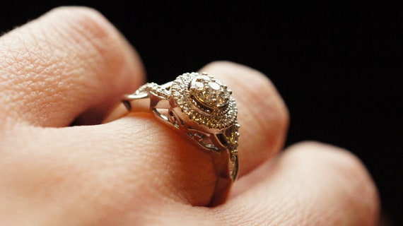 Vintage Gold Diamond Ring, Diamond Engagement Rin… - image 10