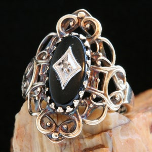 1930s Onyx Diamond Ring: 10k Rose Gold Filigree Jewelry