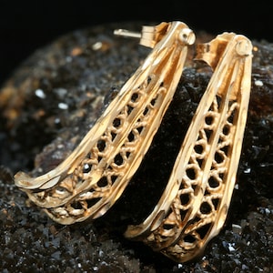 Vintage 14k Yellow Gold Filigree J Hoop Earrings