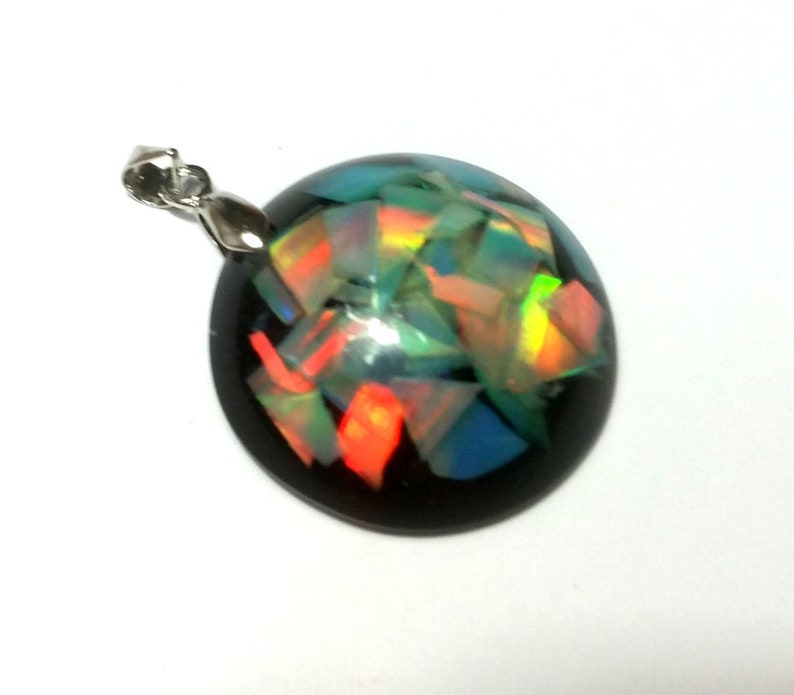 Rainbow synth Opal Chain pendant Round