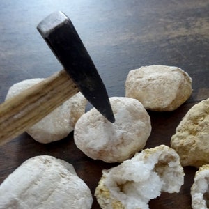 Premium quality! 3 large, closed geodes for cracking yourself.