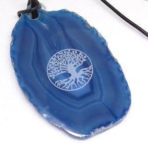 Agate pendant with tree of life