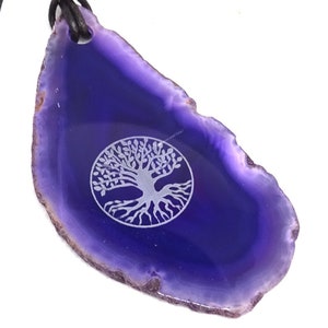 Agate pendant with tree of life