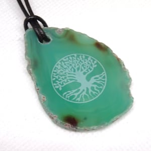 Agate pendant with tree of life