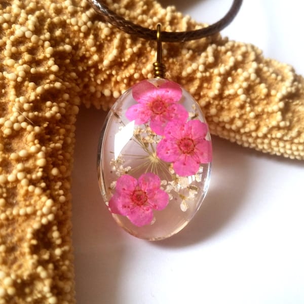 Glas Schmuck mit echten Blüten, pink, Blütenkette, Sommerkette