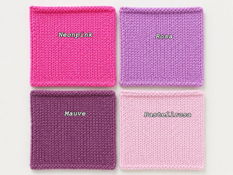 May include: Four square knitted fabric swatches arranged in a grid. The top left is neon pink labelled Neonpink, the top right is light purple labelled Rosa, the bottom left is dark purple labelled Mauve, and the bottom right is light pink labelled Pastellrosa.