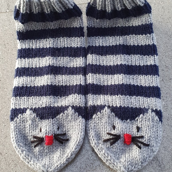 Handgestrickte gestreifte Sneaker Söckchen Kurzsocken gestrickt Katzensocken Sommersocken Hausschuhe Stricksocken handgestrickte Socken