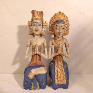 Hand-Carved Balinese Couple Statue: Painted Wood Namaste Decor