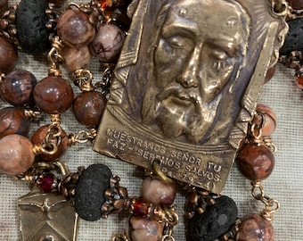 Sainte Face de Jésus / Veronica's Veil, pierres précieuses patrimoniales et chapelet en bronze fabriqués à la main