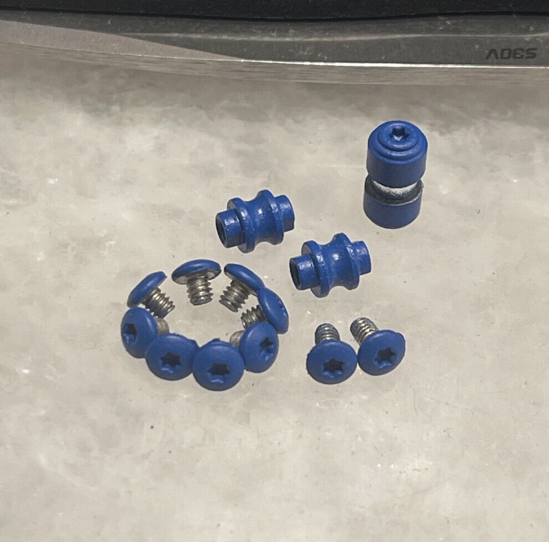 3-Piece Rapid Deployment Kwik Thumb Stud Screw Set – Anodized Aluminum Quick Open Hook For Benchmade Bugout 535, Osborne 940 & Griptilian 551