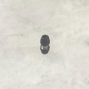 Platt svart tumbult i rostfritt stål för Kizer Drop Bear-kniv T6 Torx-fäste