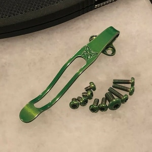 Grüne Titan Taschenklammer & Schraub set für bankgemachte Mini Griptilian 555 556 557