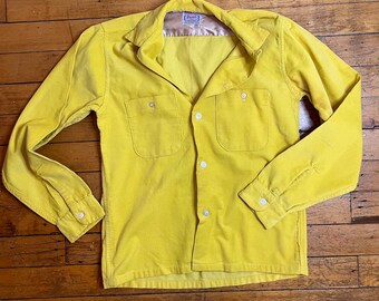 Camicia in velluto a coste con colletto ad anello giallo brillante degli anni '50