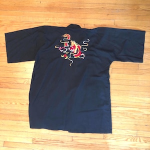 Vintage Aziatische badjas met geborduurde draak uit de jaren 80