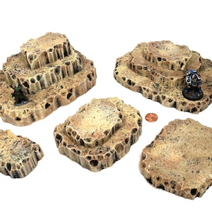 Terreno apilable de Desert Hill hecho a mano para juegos como DnD, Star Wars Legion y Warhammer