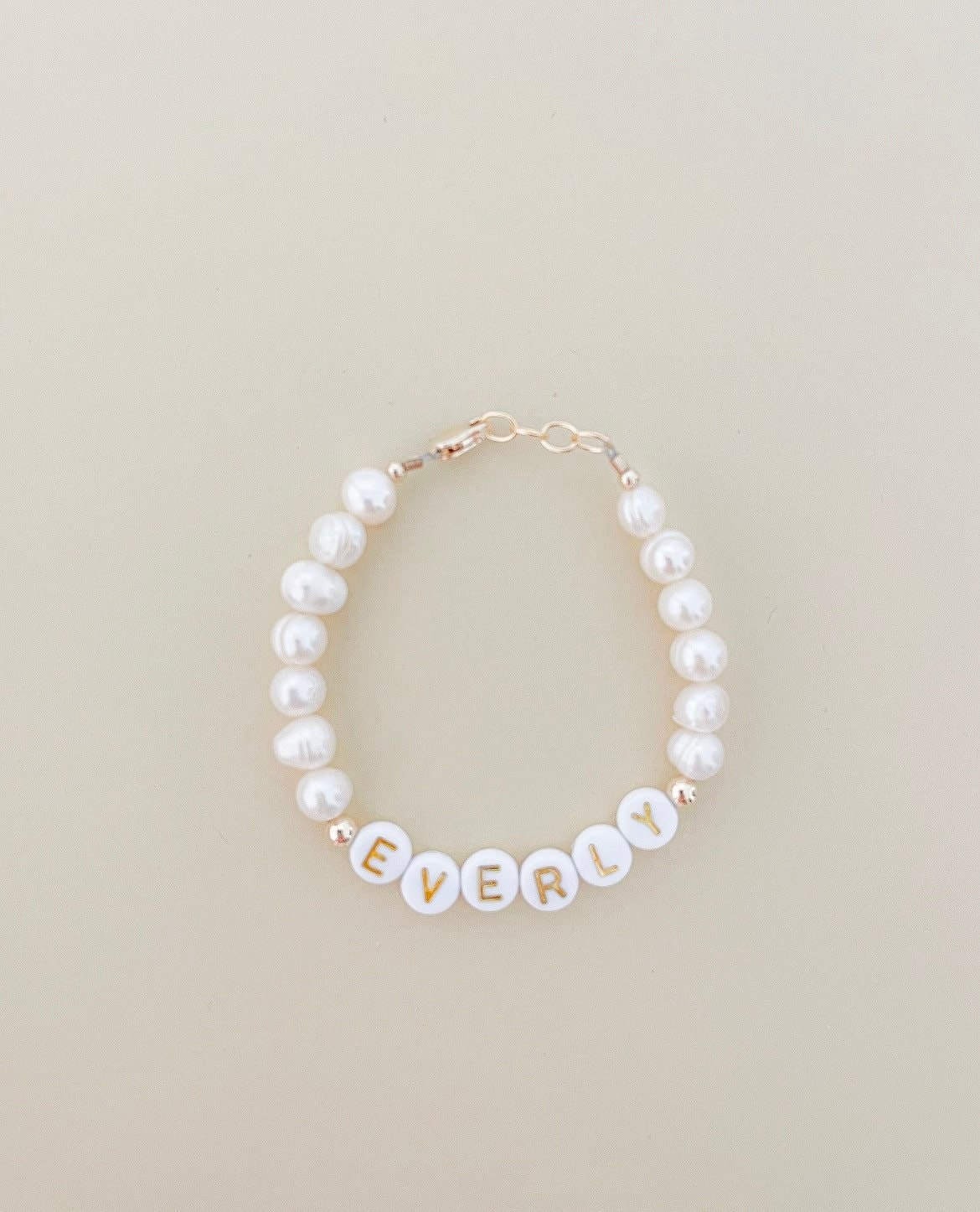 ブレスレット LESS IS MORE oval pearl bracelet Oval Pearls Bracelet - Etsy