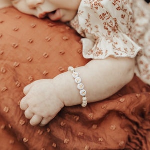 Bracelet bébé bracelet prénom bracelet personnalisé bracelet gold filled cadeaux bébé bijoux femme bijoux fille cadeau personnalisé image 3