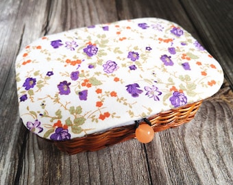 Caja de costura cesta de punto de ratán con tapa de arte de tela contiene accesorios de costura