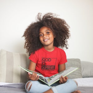 Dio è Supreme Small Black Box Children T-shirt (bianco o rosso)