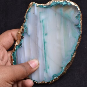 Pedra preciosa natural para porta-copos, fatia de quartzo solar cabochão satalactita, prato com borda dourada para aquecimento de casa, mineral azul-celeste AAA para decoração de mesa